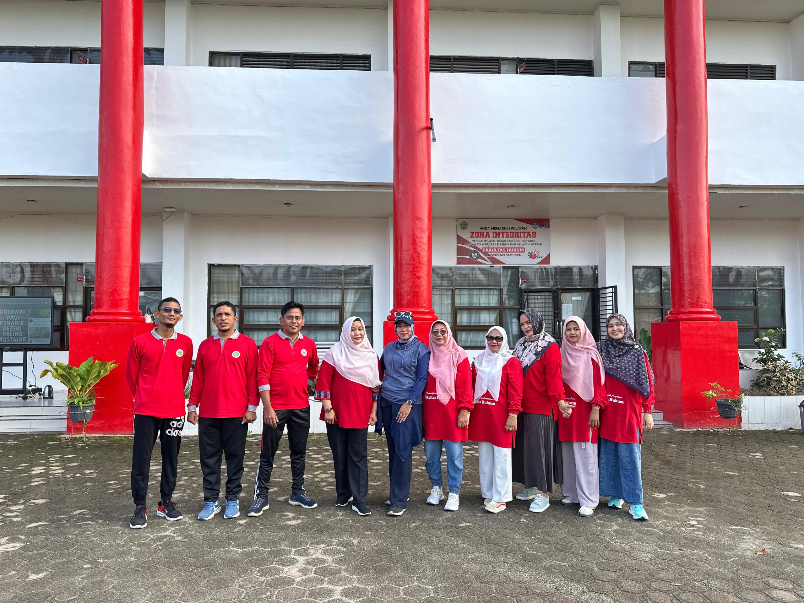 Civitas Akademika dan Persatuan Dharma Wanita Gelar Senam, Gotong Royong, dan Makan Bersama dalam Rangka Tasyakuran SK CPNS T.A. 2023